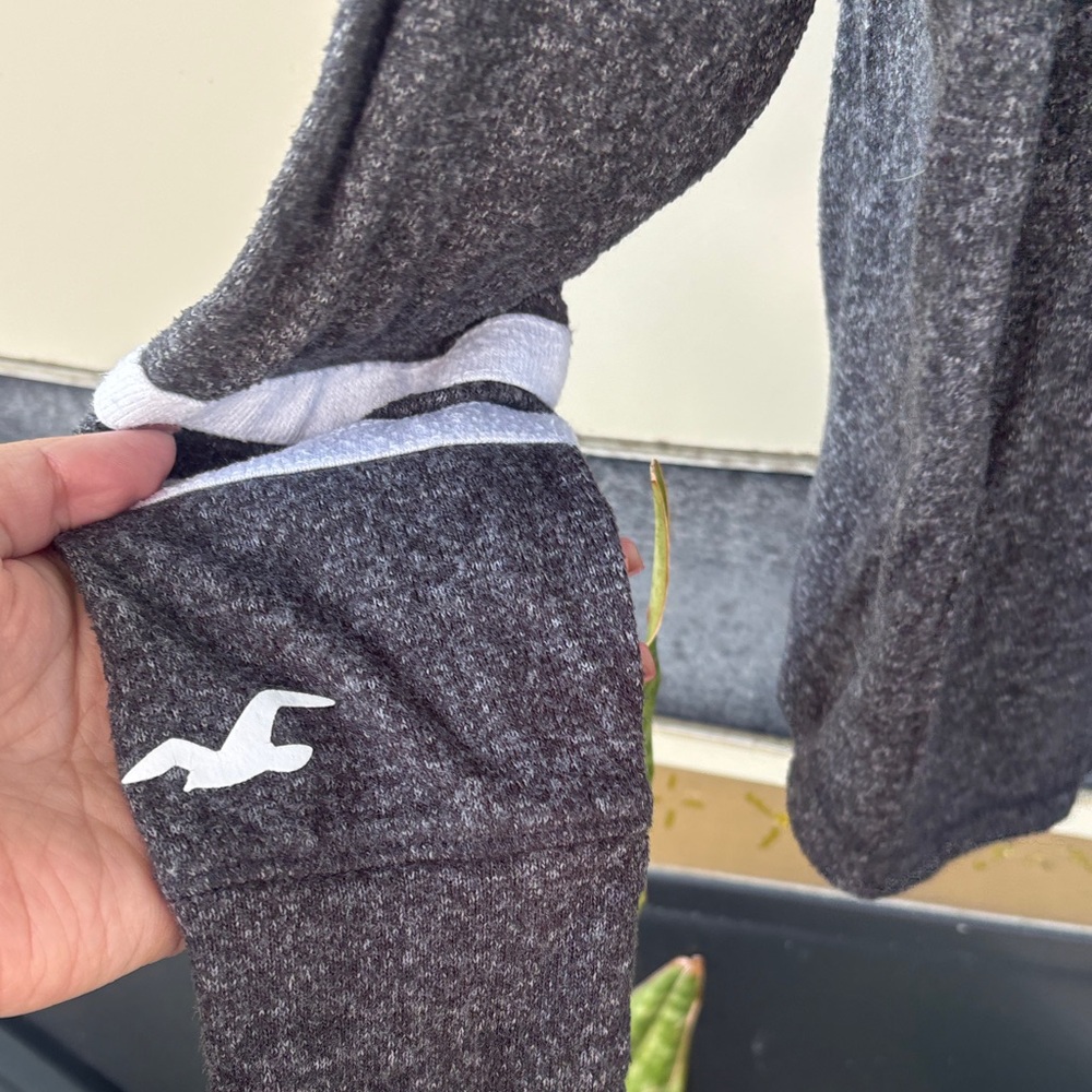 Hollister Dark Gray Knit Top - Picture 3 of 4